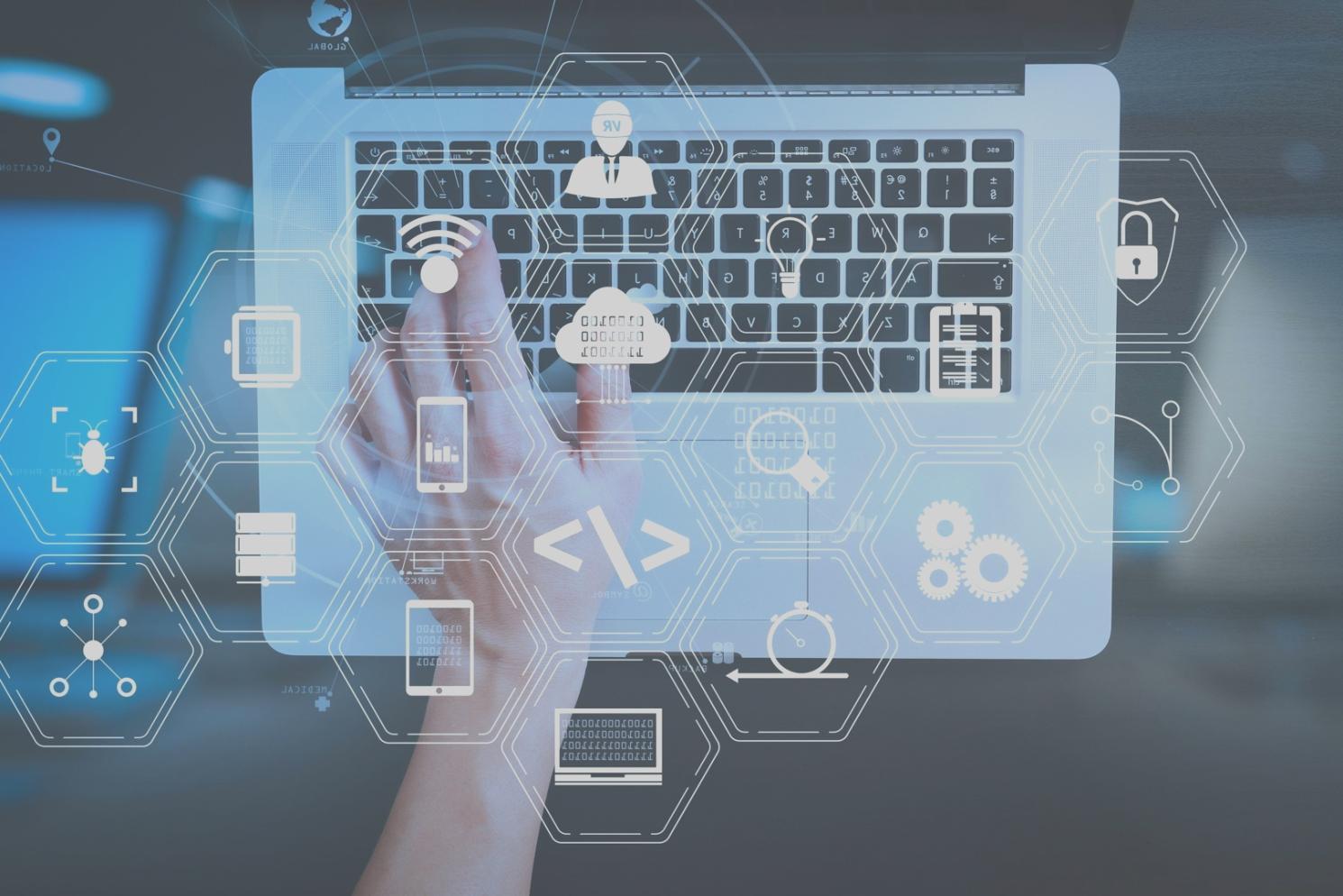 Estudiantes trabajando en diseño de iluminación 3D